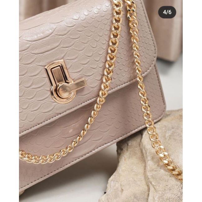 Prague bag by heylocal.id