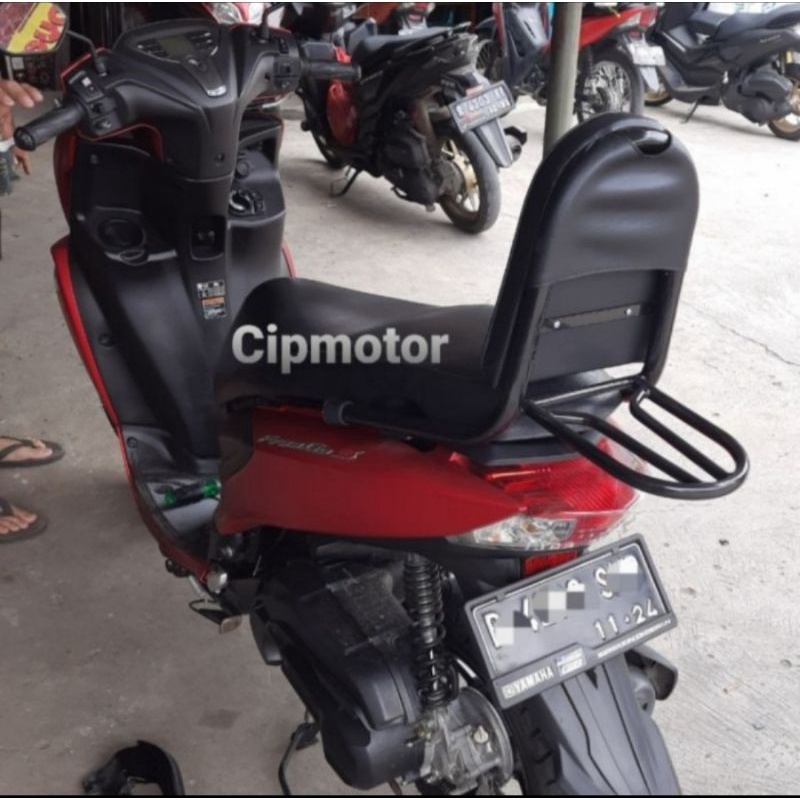 Sandaran jok Yamaha Freego