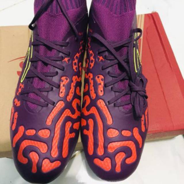 Sepatu futsal specs swervo thunderstorm violet