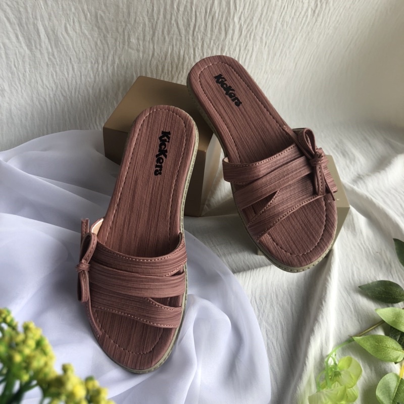 SLOP PITA 3 SANDAL SLOP CEWEK TERLARIS SENDAL WANITA POPULER FLAT KECE Series Sandal Slop Slip On Teplek Wanita Sandal Cewek RAMADHAN SALE GRATIS ONGKIR SENDAL WANITA SLOP RAJUT TEPLEK MURAH KEKINIAN SIMPLE SANTAI SANDAL PEREMPUAN FLAT SELOP SLIP CASUAL