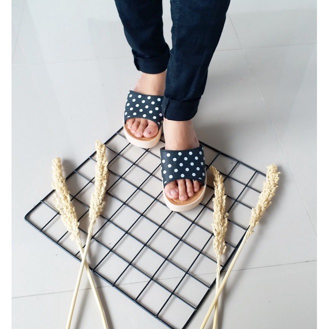 BB PUFFY Import BAN I POLKADOT Sandal Wanita Murah Slop Casual Teplek Sendal Cewek Flat