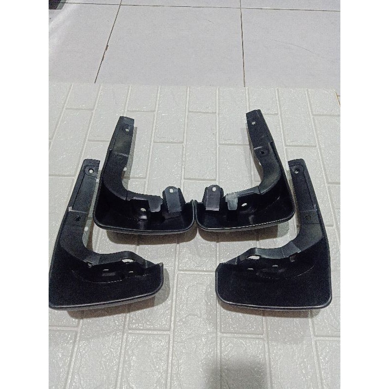 karpet Lumpur / penahan / tahanan mudguard new Avanza VVT-i 2008-2010 1set-4pcs penahan lumpur avanz