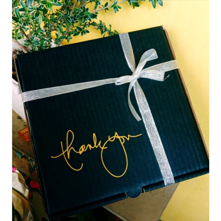 

Box uk.24x24x7cm plus Pita 1,8meter/boxhampers/boxpita/boxkado