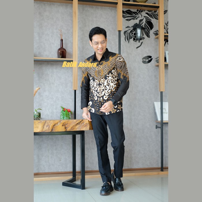 Kemeja Batik Pria Slim Fit Lengan Panjang Modern Heem Elegant Premium Bahan Katun Solo Halus Warna Hitam