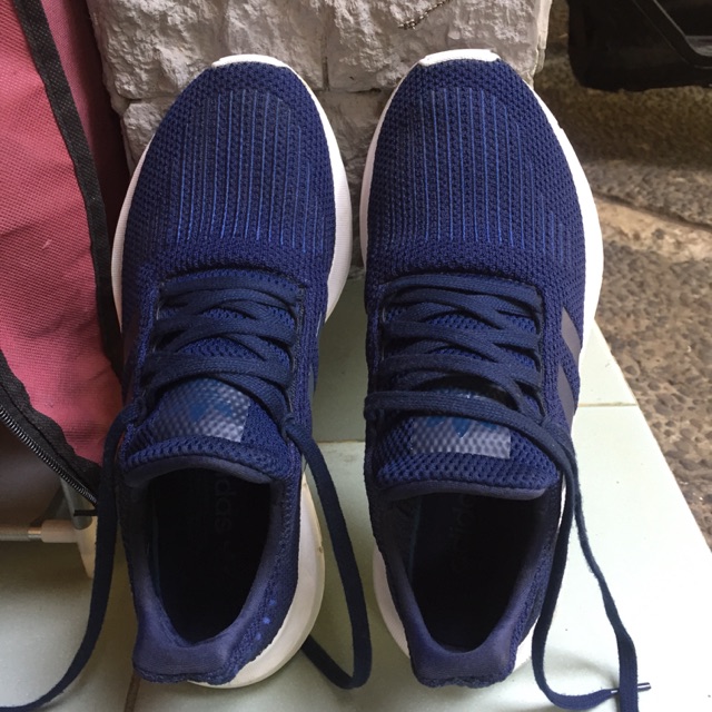 Sepatu adidas swift run