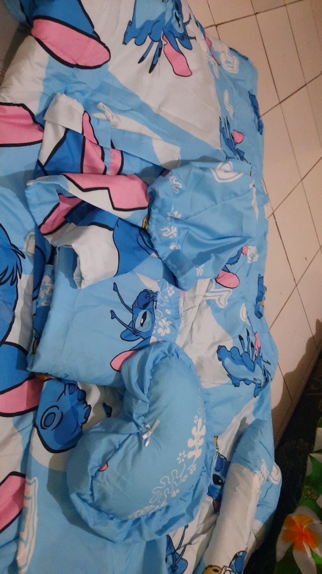 Bed Cover Lady Rose Ukuran King  Stich Guitar / Stitch Guitar