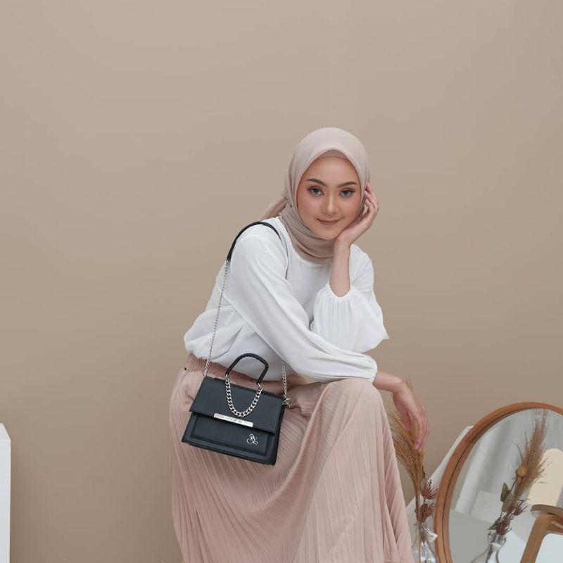Eliza Sling bag (aksesoris Black Niekel)- Tas selempang wanita- tas wanita- Reloashop