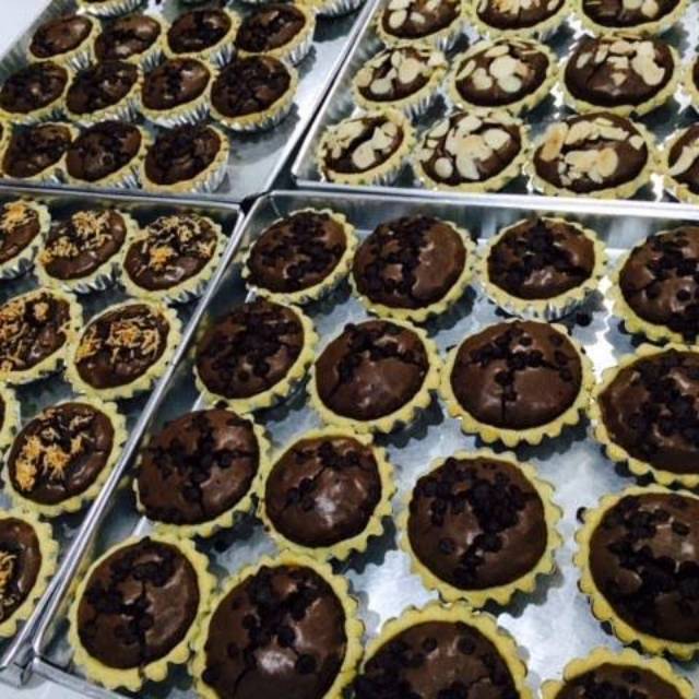 

Pie Brownies Aneka Topping, cemilan enak murah