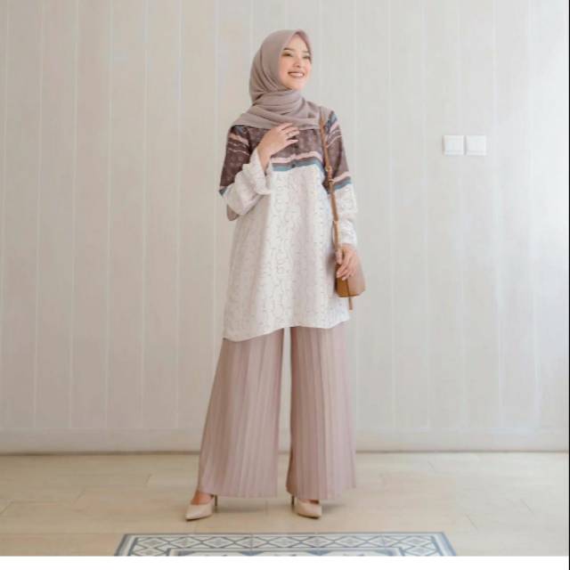 Negri blouse by Vanilla Hijab