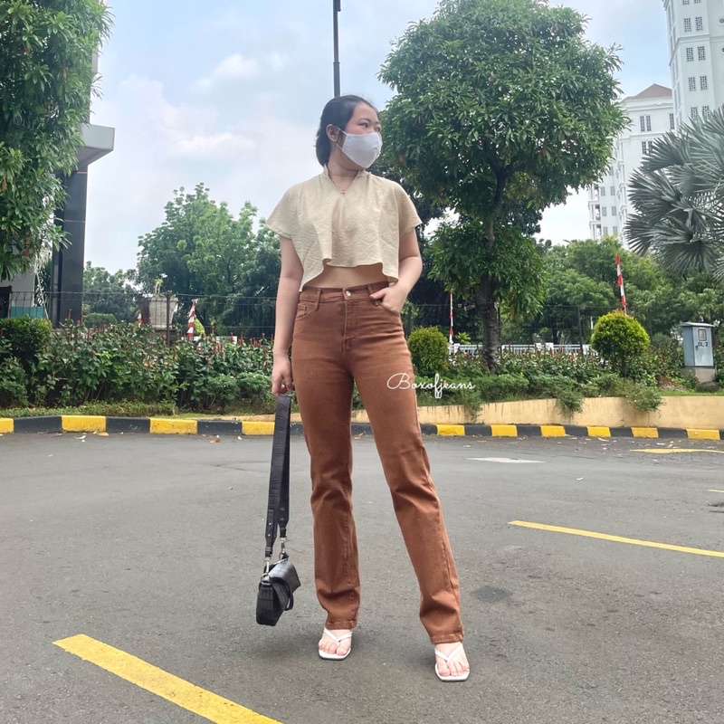 Boxofjeans - MERLYN Stretchy HW Loose Jeans - MOCCA