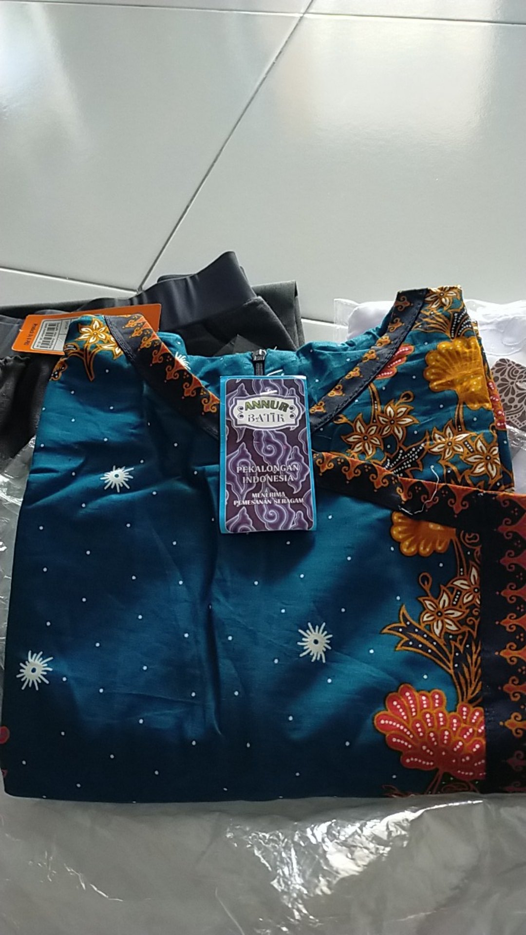 Grosir Terlaris Genes Jelita Tunic Navbor Yelbor Whitbor Creambor Tunik Batik Modern Hrb151