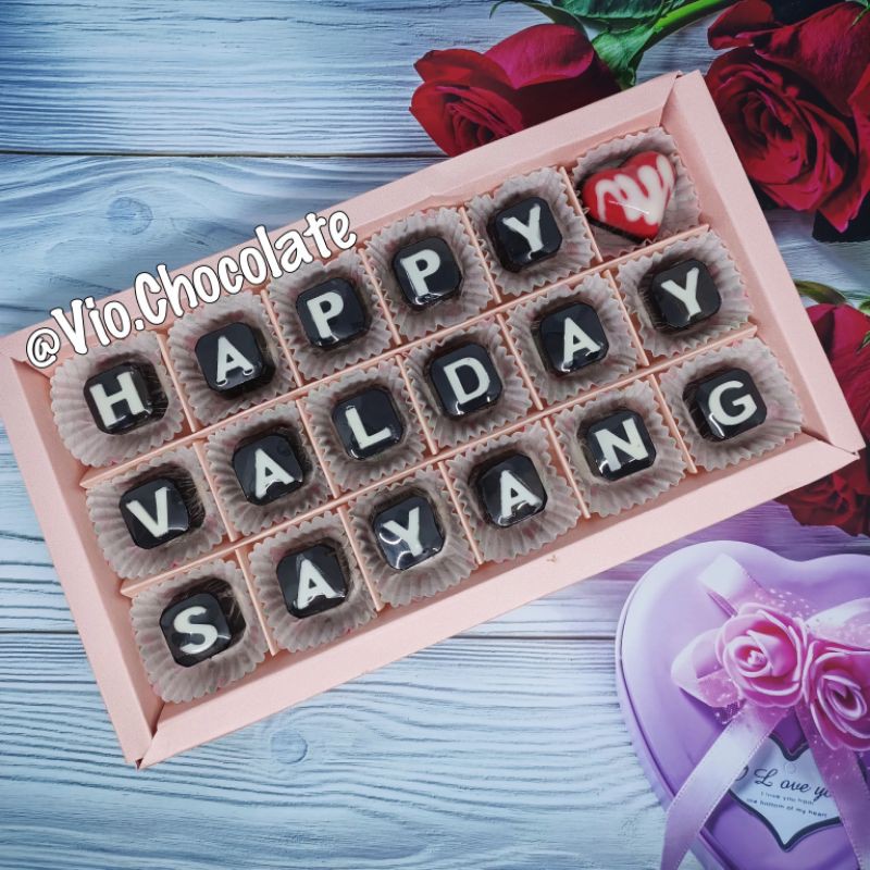 

Vio.Chocolate, Coklat Valentine isi 18, Coklat Happy valentine sekat 18, Coklat Custom