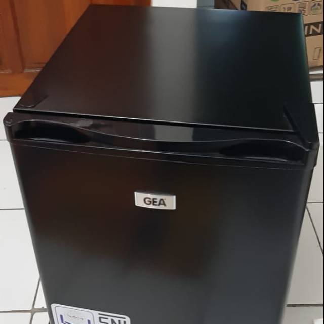 Kulkas Mini Bar Merk GEA