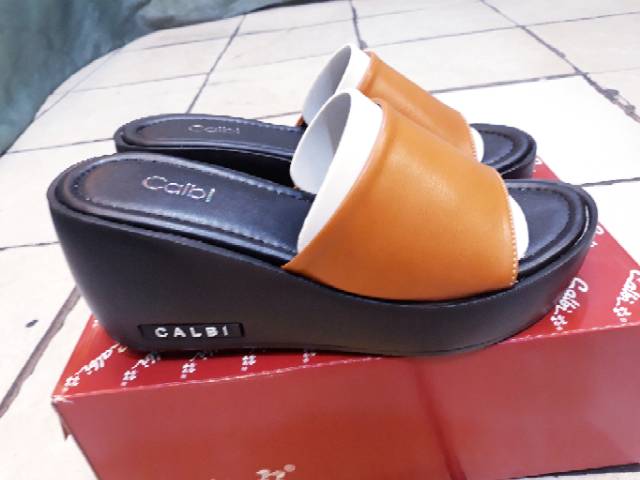 Sandal wedges calbi original