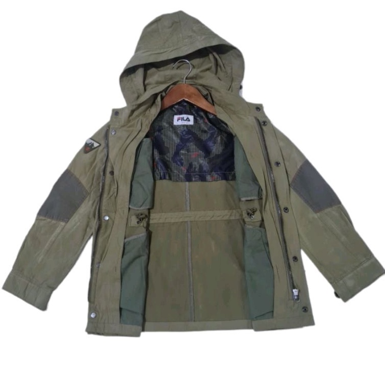 PROMO OKTOBER Thrift jaket parka hiking / gunung second branded FILA size S