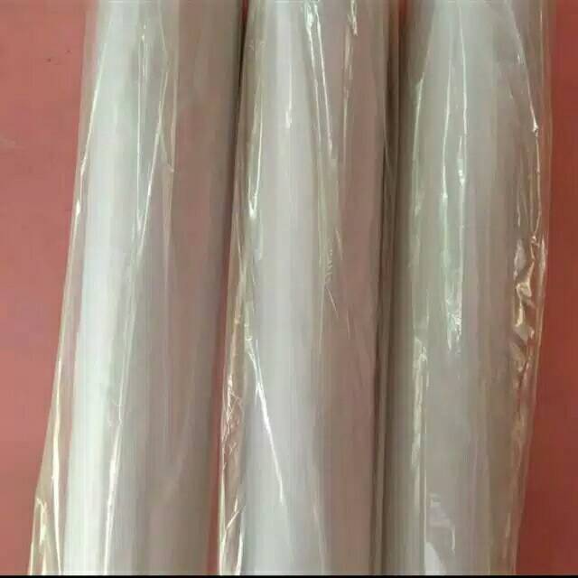 

Pislin kodok Rollan warna putih