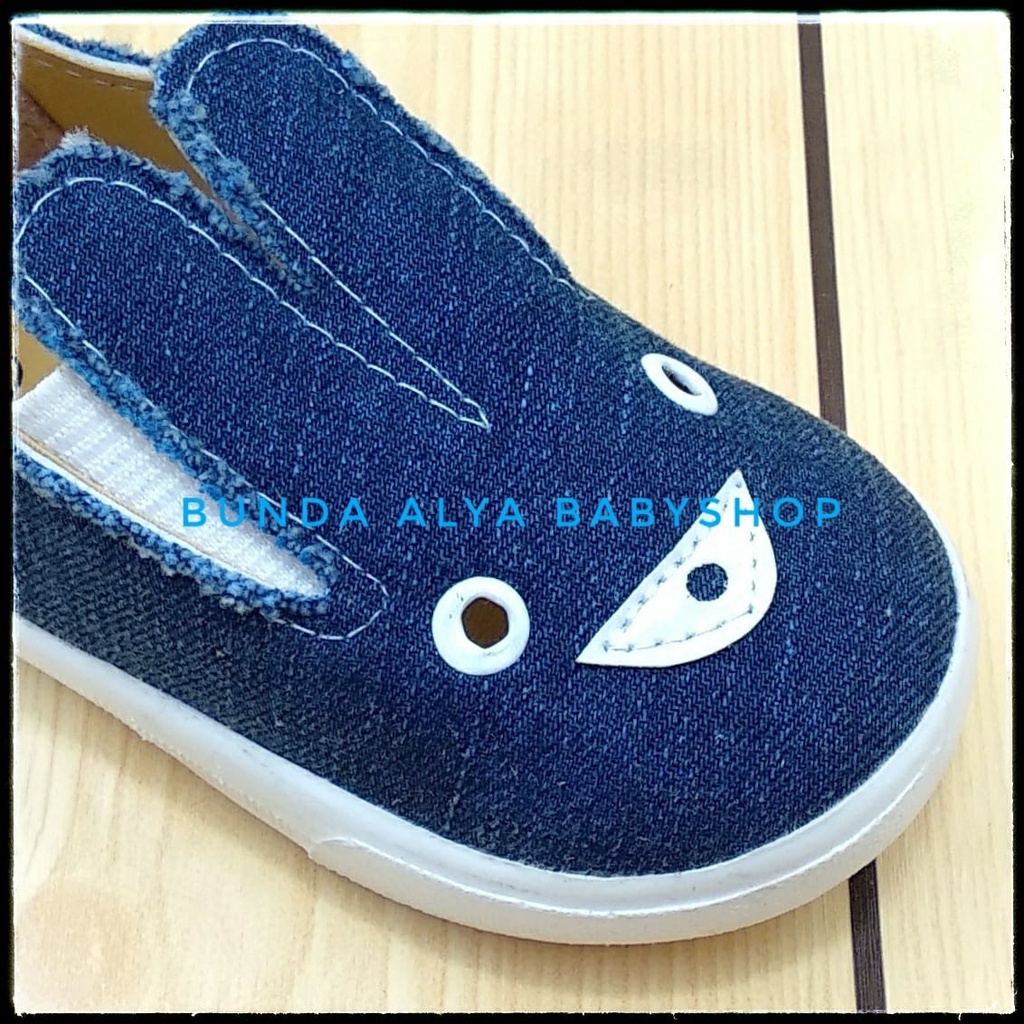 Sepatu Anak Jeans Kelinci Usia 4 Tahunan BIRU TUA Motif Kelinci Lucu - Sepatu Anak Cewek Denim Rabbit Size 29