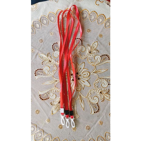 

Tali gantungan ID card warna merah