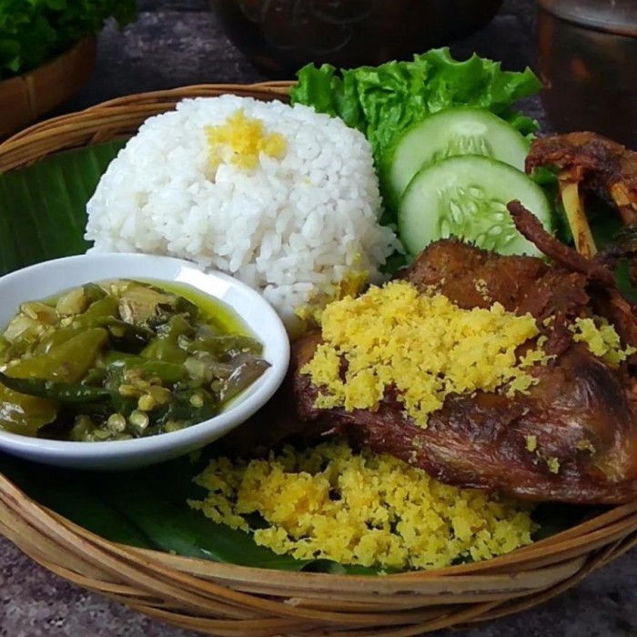

Nasi Bebek Kremes Cabe ijo