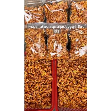 

cemilan enak makaroni spiral pedas gurih
