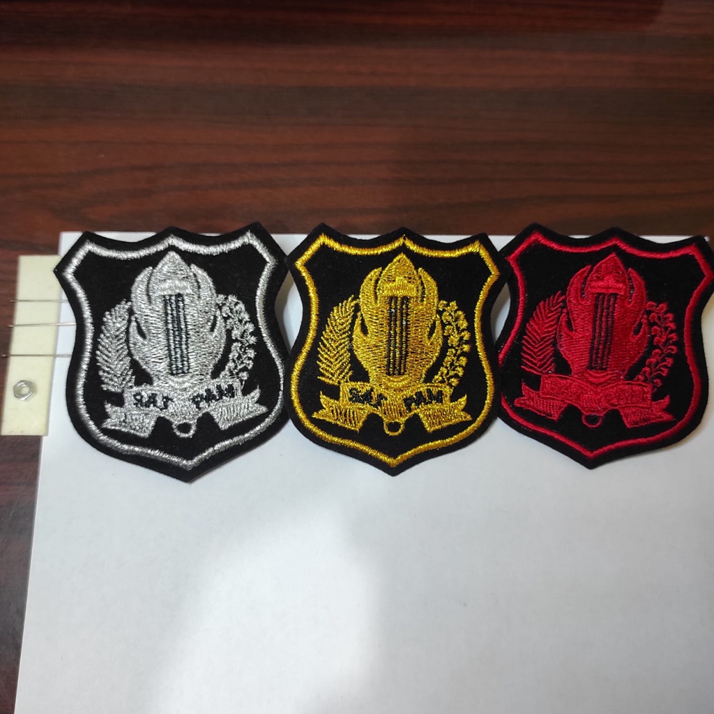 Emblem Logo Bordir Topi Pet Satpam Putih Emas Merah