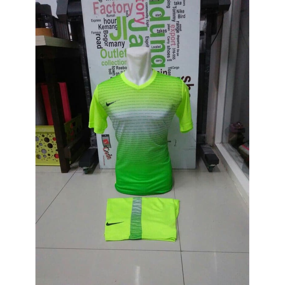 MURAH ATASAN PAKAIAN SETELAN OLAHRAGA Setelan Jersey Kaos Futsal