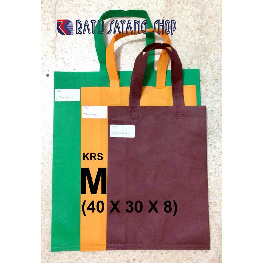 

TAS KAIN SPUNBOND POLOS MODEL KRESEK M (40 X 30 X 8)