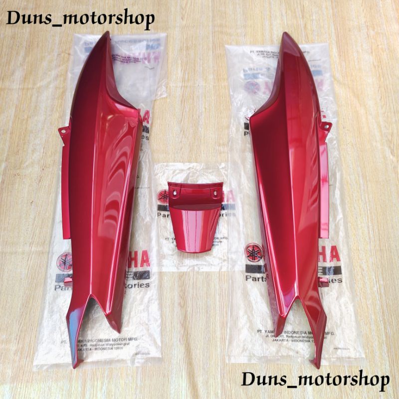 Body halus mio smile kanan kiri dan sambungan body warna merah marun original yamaha 2D8
