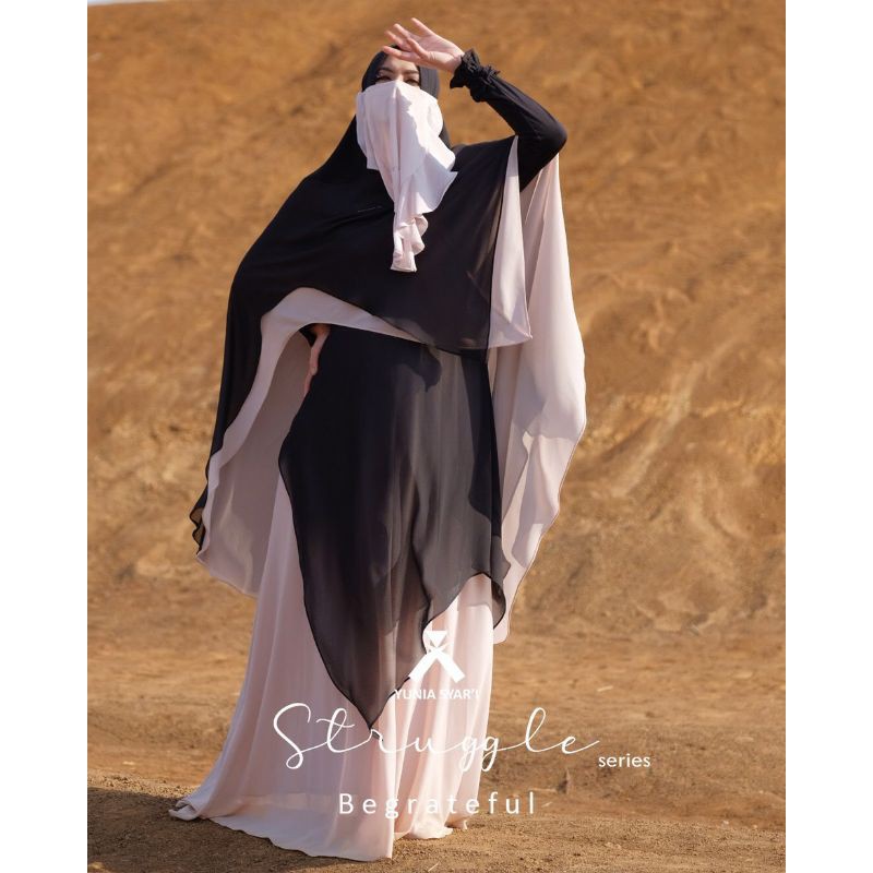 Struggle Series BEGRATEFUL SIZE L by @yunia_syari⁣