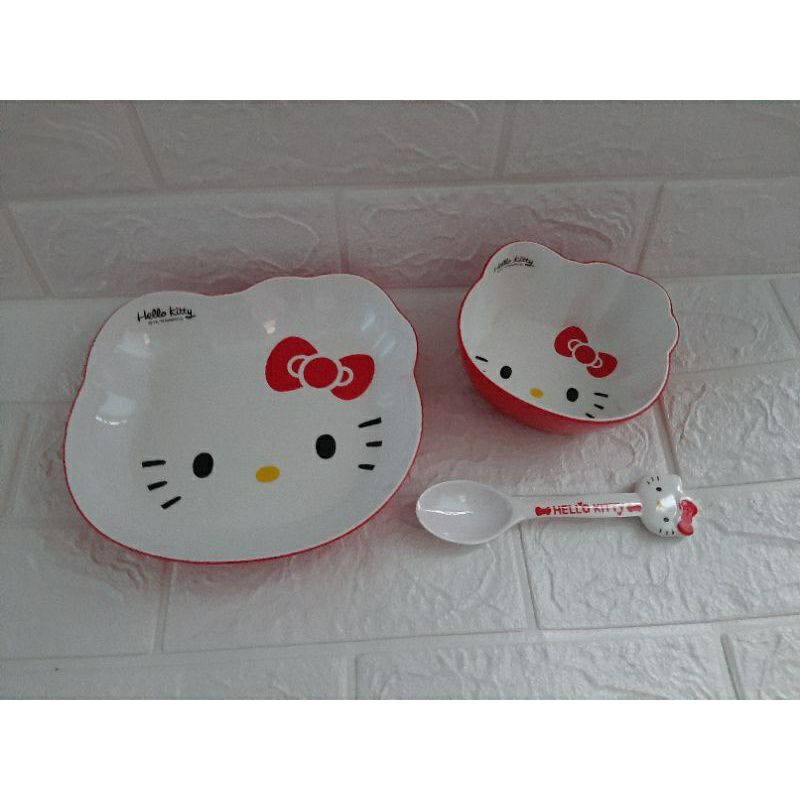 set piring hello Kitty bahan melamin impor