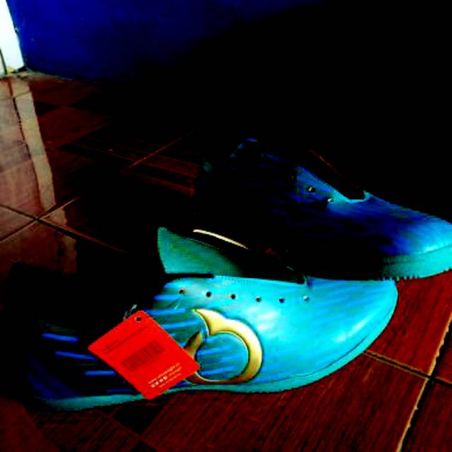 Sepatu futsal Ortuseight Plasma in Blue. Grade Ori Ortuseight Olahraga, Sepatu Futsal