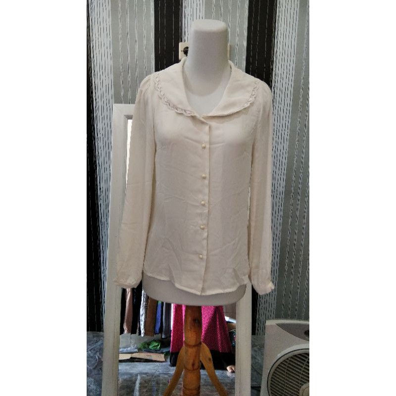 blouse import kancing /atasan wanita putih