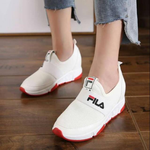Sepatu Fila Putih-Merah + Hitam-Putih Bahan Kanvas Model Sporty Tanpa Tali size 37,38,39,40 GOOD QTY
