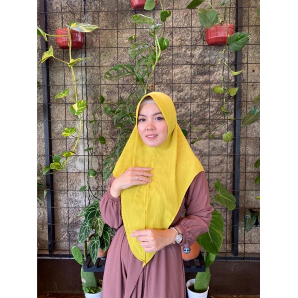 HIJAB BASIC PLISKET by Maheswari