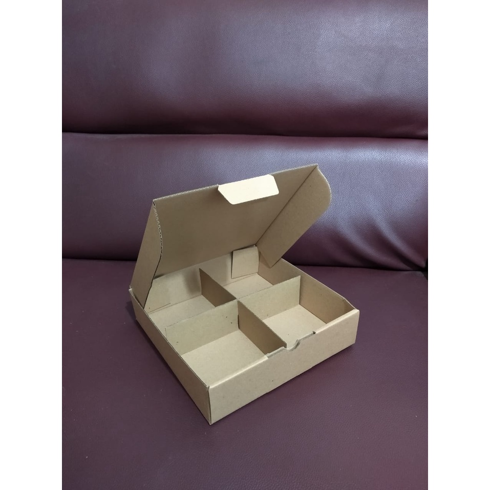 

kardus box pizza / diecut uk 10x10x5 PLUS SEKAT