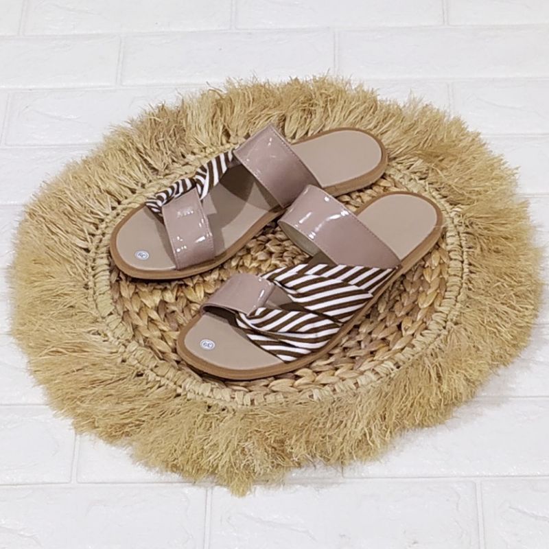 SANDAL FLATS SALUR KREM