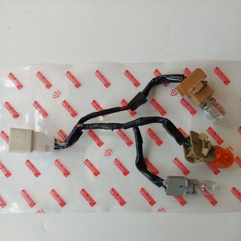 Fitting/soket lampu stop belakang daihatsu grand max semua type original