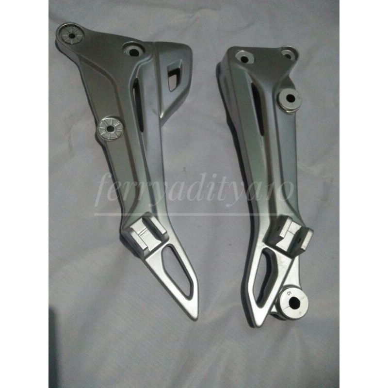 FootStep Pijakan Dudukan Step Belakang Smash Titan Ori