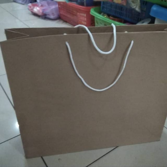 

Paper bag XL landscape polos isi 12 pcs terlaris dan termurah