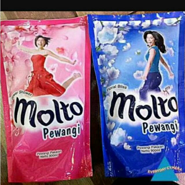 PEWANGI MOLTO reffil 900ml