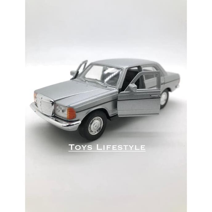 Welly Diecast - Mercedes Benz W123 Skala 1:36 (Silver)