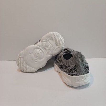 Sepatu Anak Laki-laki / Perempuan Sepatu Impor Murah