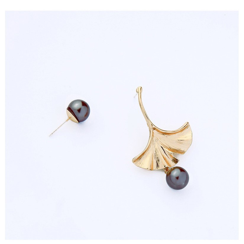 LRC Anting Jepit Fashion Ear Clip Asymmetric Leaf Pearl Earrings D30065