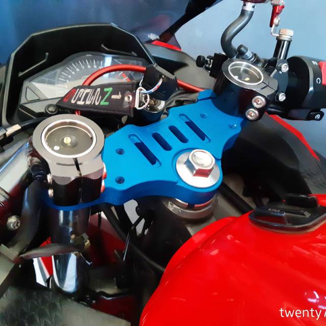 Triple Clamp Ninja 250 Fi