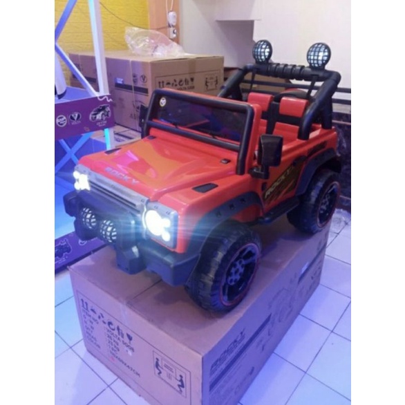Mobil aki anak jeep Rocky 5008 ban karet