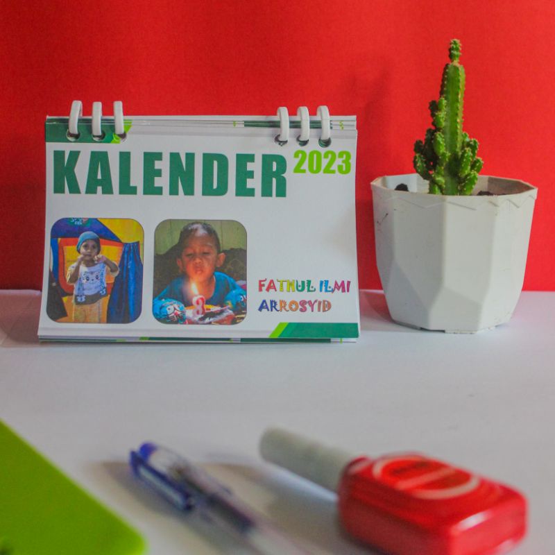 

KALENDER DUDUK KALENDER MEJA - KALENDER MINI CUSTOM, KALENDER KADO MURAH, KALENDER CUSTOM MURAH