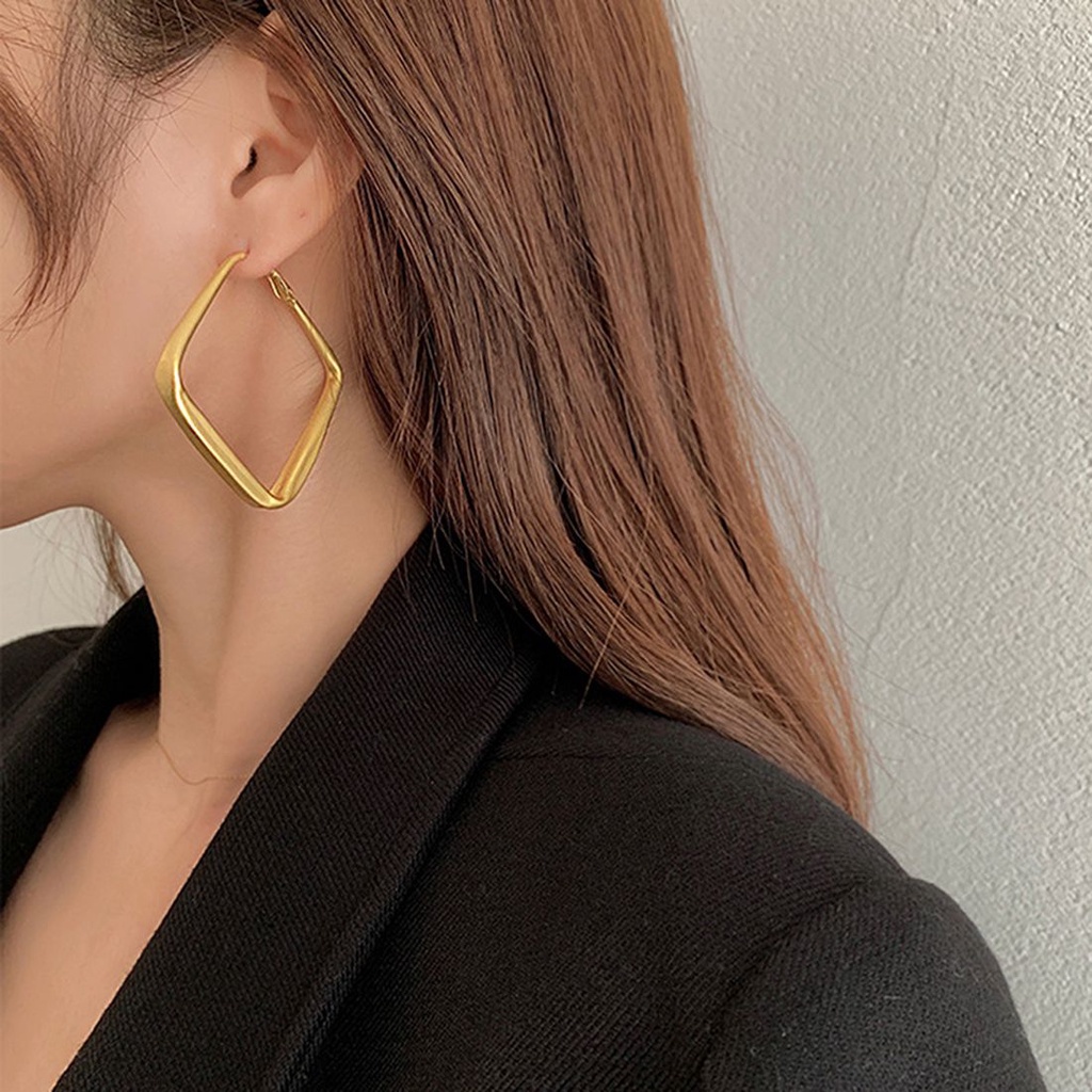 Anting Stud Bentuk Lingkaran Persegi Warna Emas Gaya Korea Minimalis Untuk Wanita