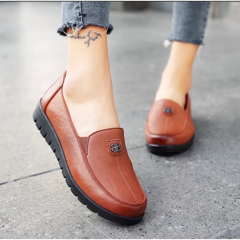Sepatu Loafers Wanita Sepatu Flat Shoes Wanita Kulit Korea Fashion Terbaru Sepatu Kantor Elegan Nyaman Bernapas Ringan