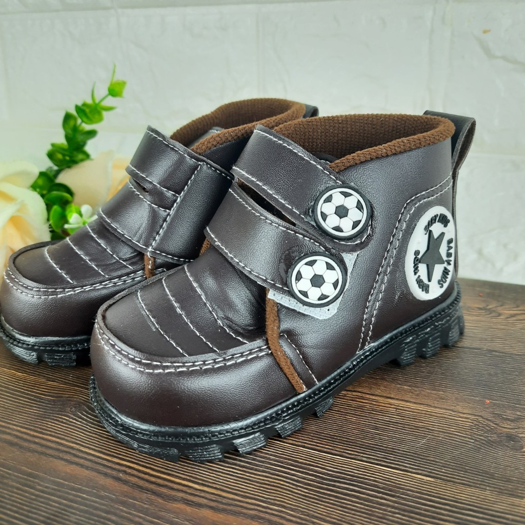 [TAMAN SEPATUKU] SEPATU TRENDY MURAH BOOT ANAK LAKI-LAKI BOLA USIA 1 2 3 TAHUN CAX02