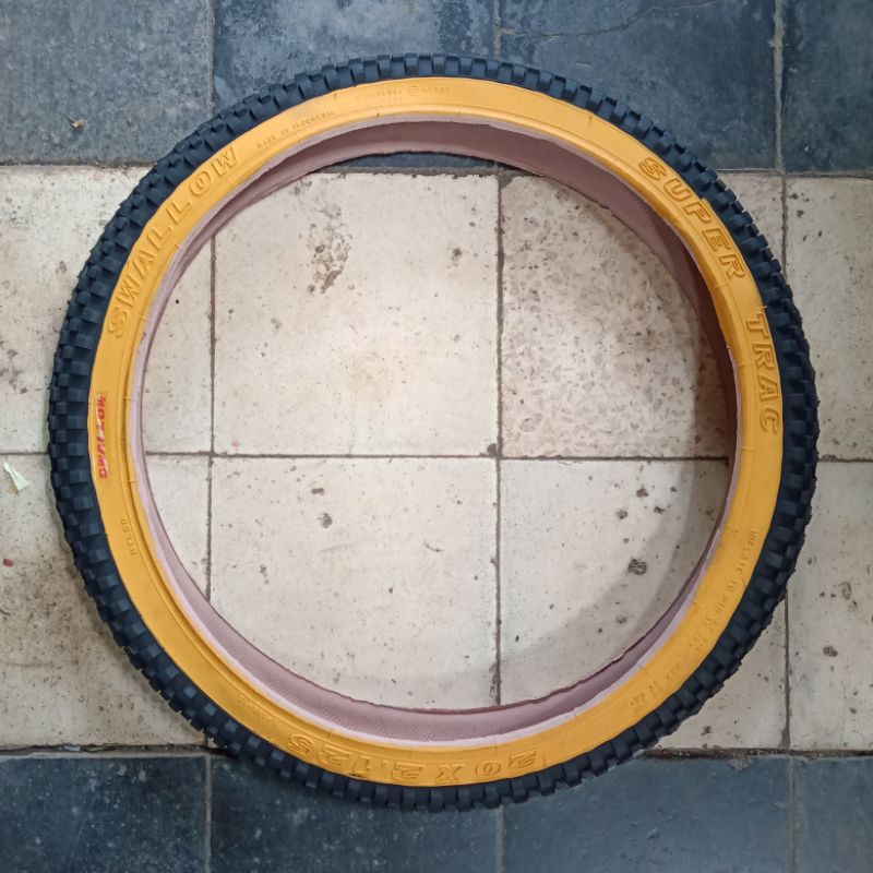 Ban Luar Sepeda uk.20 x 2.125 Swallow